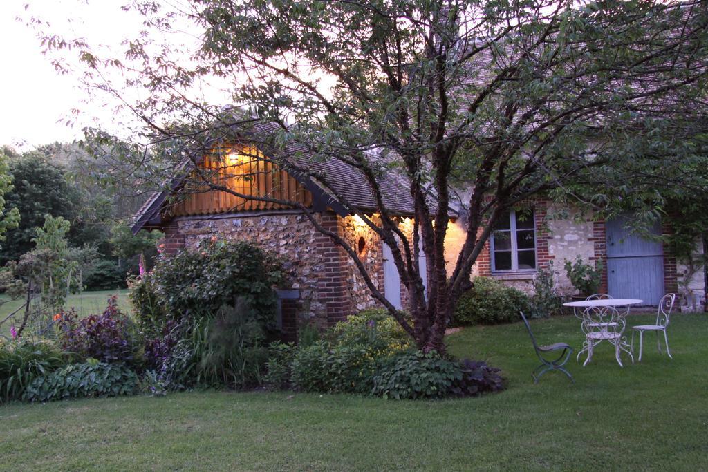 Les Jardins De L'Aulnaie Bed & Breakfast Fontaine-sous-Jouy Exterior foto